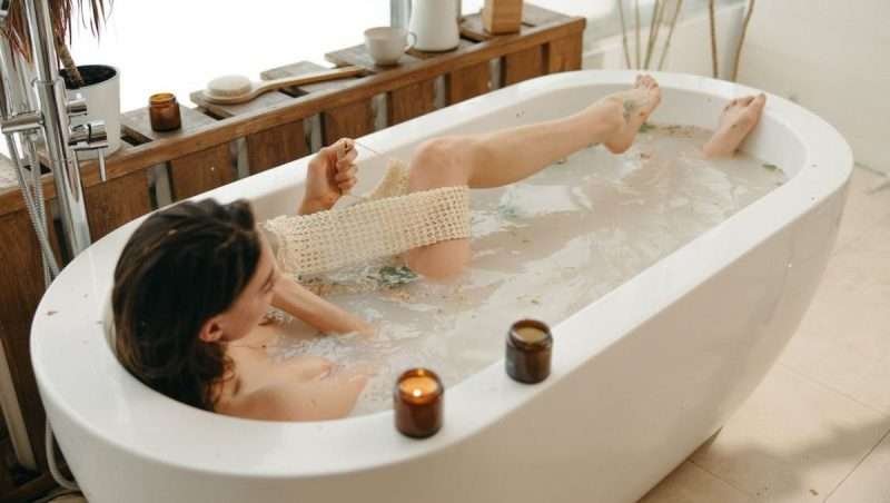 advantages of freestanding tubs in modern bathrooms